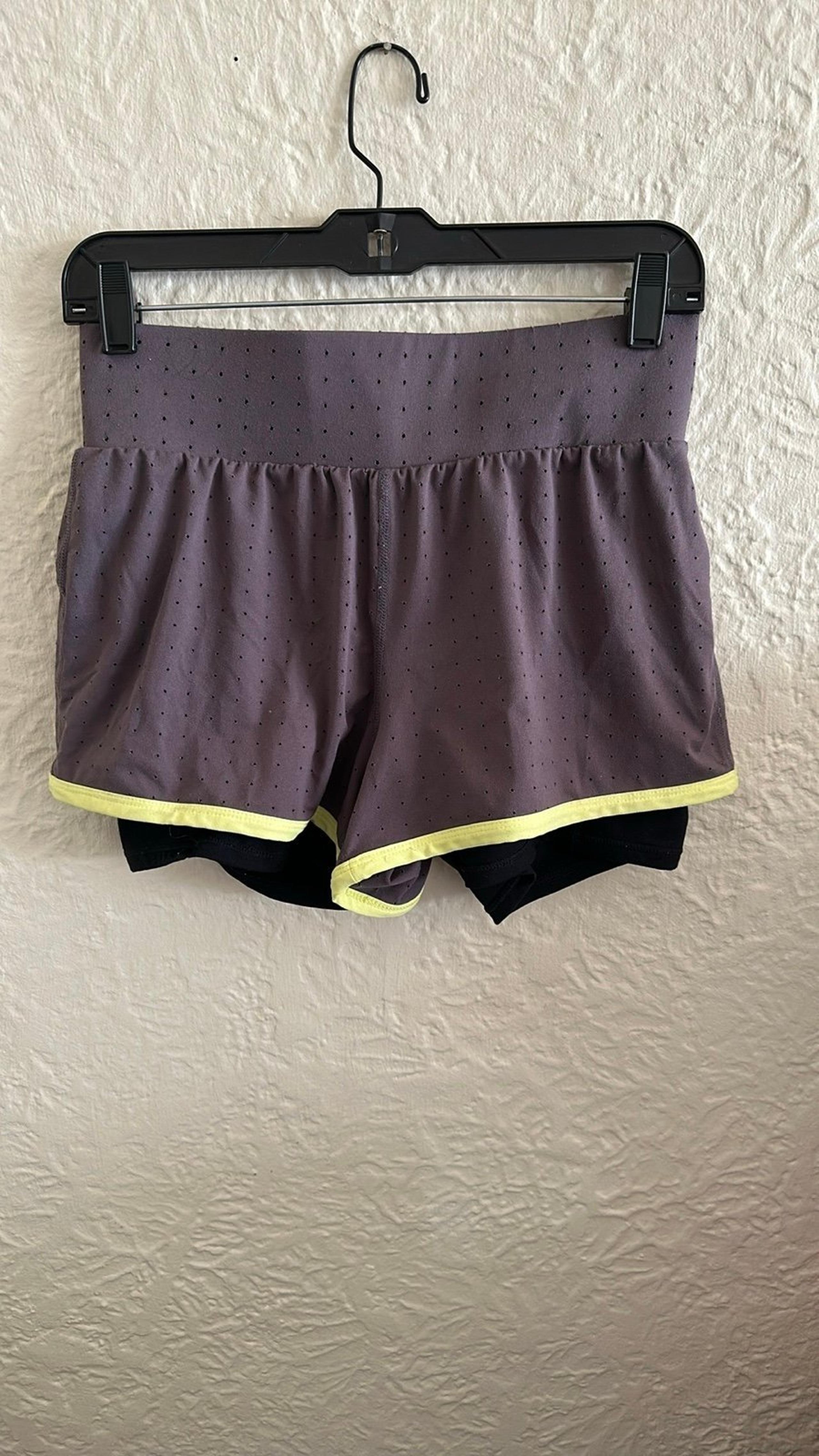 Fabletics Olesia Perforated Short Gray Yellow Black Liner Activewear Small