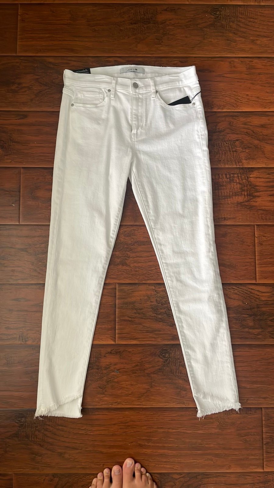 NWT - Joe’s Jeans - Size 28 - White - Skinny Ankle