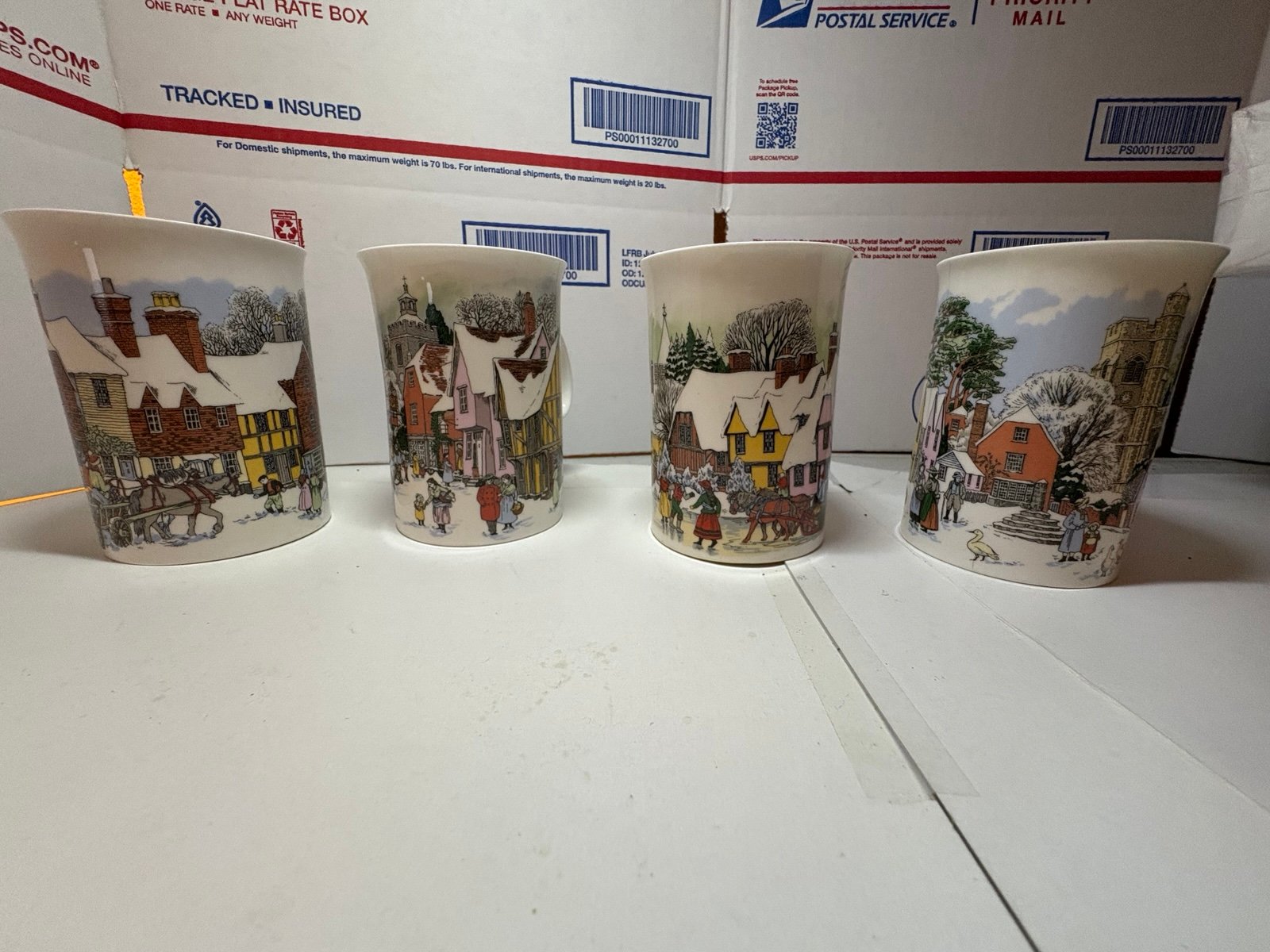 Dunoon Fine Bone China Sue Scullard CHRISTMAS PAST Set of 4 10oz Made In England