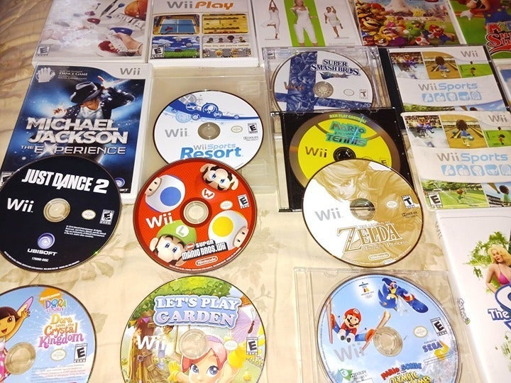 Nintendo newest Wii Games Lot Mario, Zelda, Wii Sports, Resort, Smash, Michael Jackson