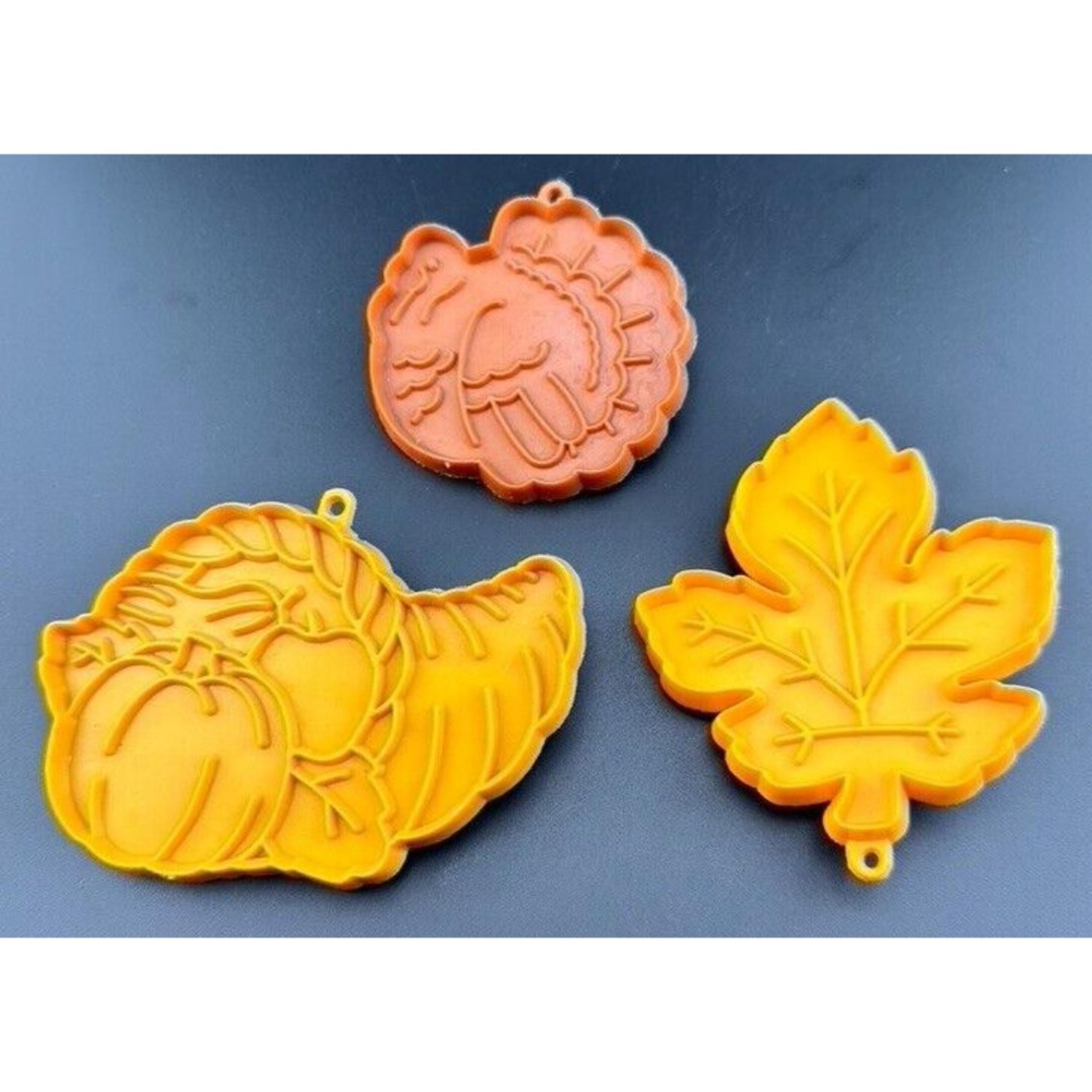 Hallmark Vintage Cookie Cutter Thanksgiving Set - Cornucopia Turkey Fall Leaf