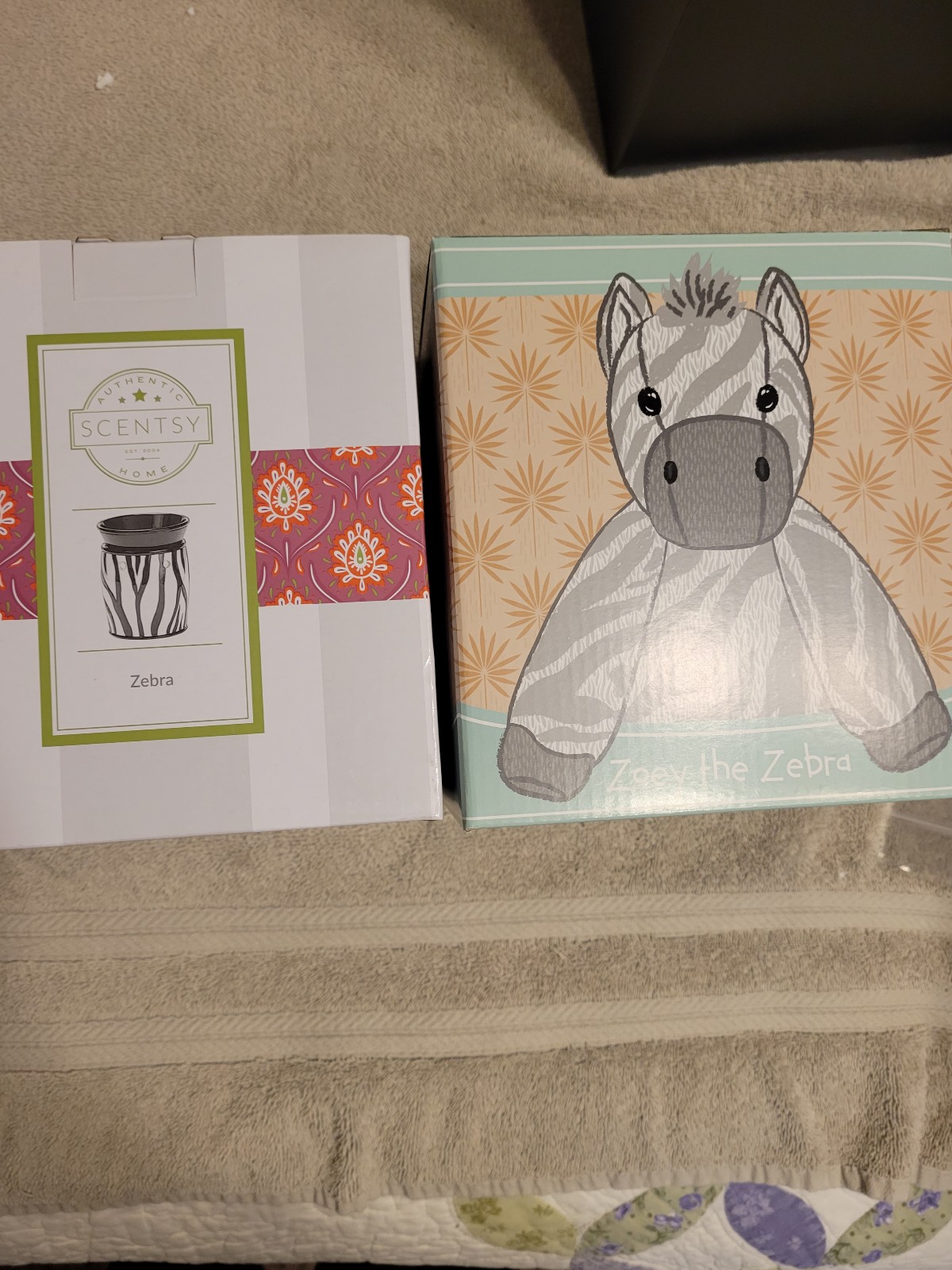 Zebra Scentsy Warmer and Zoey Buddy Bundle Brand New