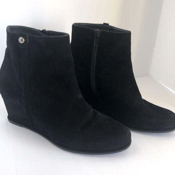 Stuart Weitzman size 6 suede black wedge