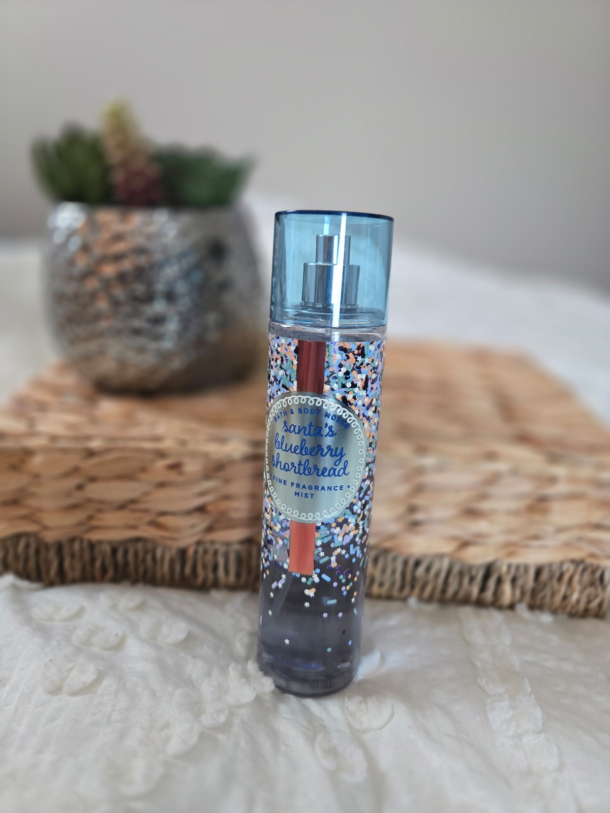 Santa‘s blueberry shortbread find fragrance mist Bath and Body works