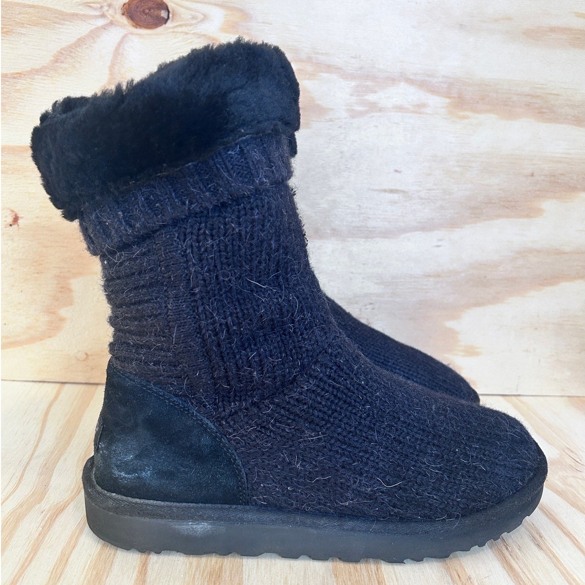 UGG - Ribbed Knit Shearling Lined - Boots - Black - Women's - 10 - S/N 1012287