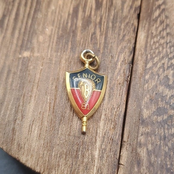 Vintage senior shield pendant 1981 nostalgia