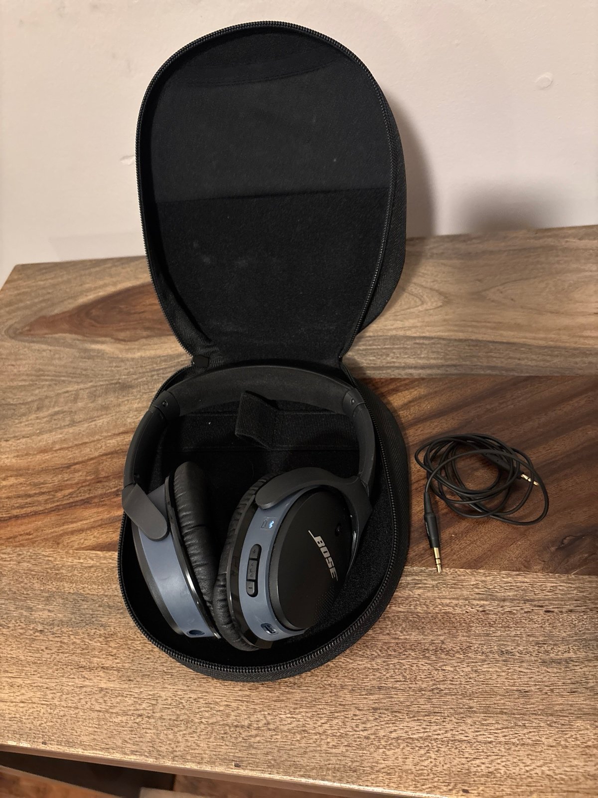 Bose SoundLink AE2 Wireless Headphones – Works With Case (no charging cord)