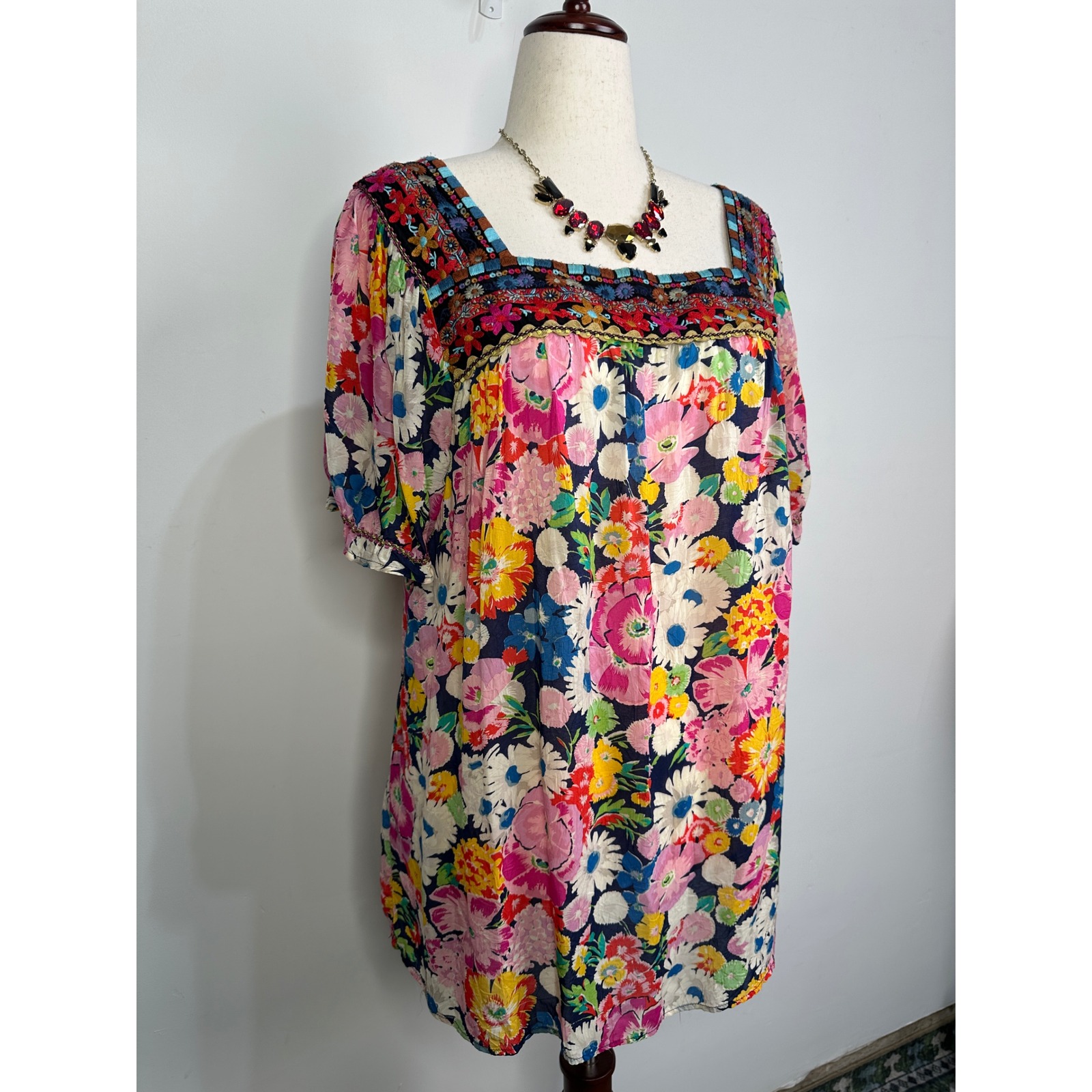 Johnny Was Vintage Floral Embroidered Tunic Top Colorful Bohemian Blouse Size L