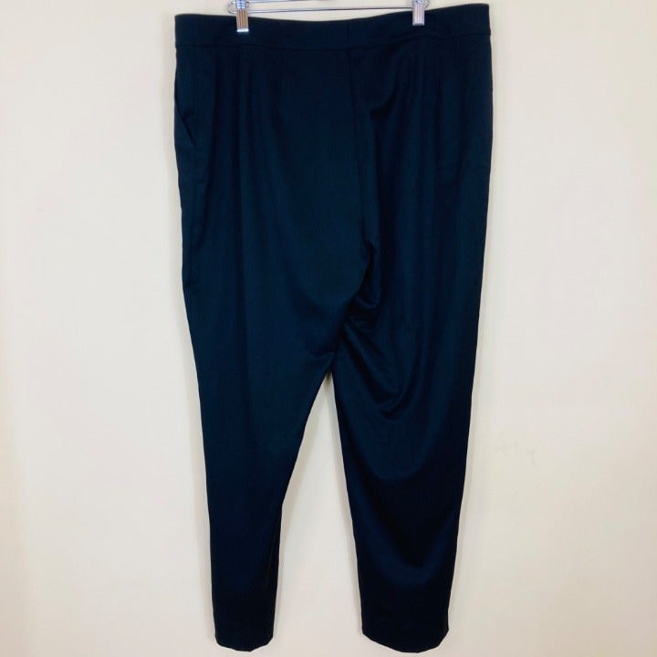 St. John Black Pants Women’s 16 Pockets Black Trousers Slacks Quiet Luxury