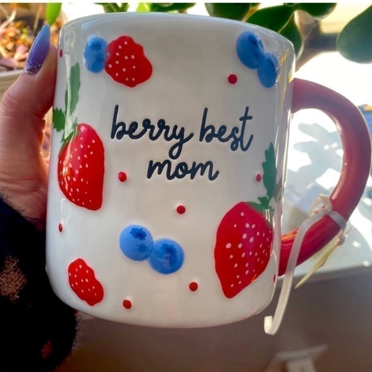 LAST PRICE !Berry Best Mom Mug