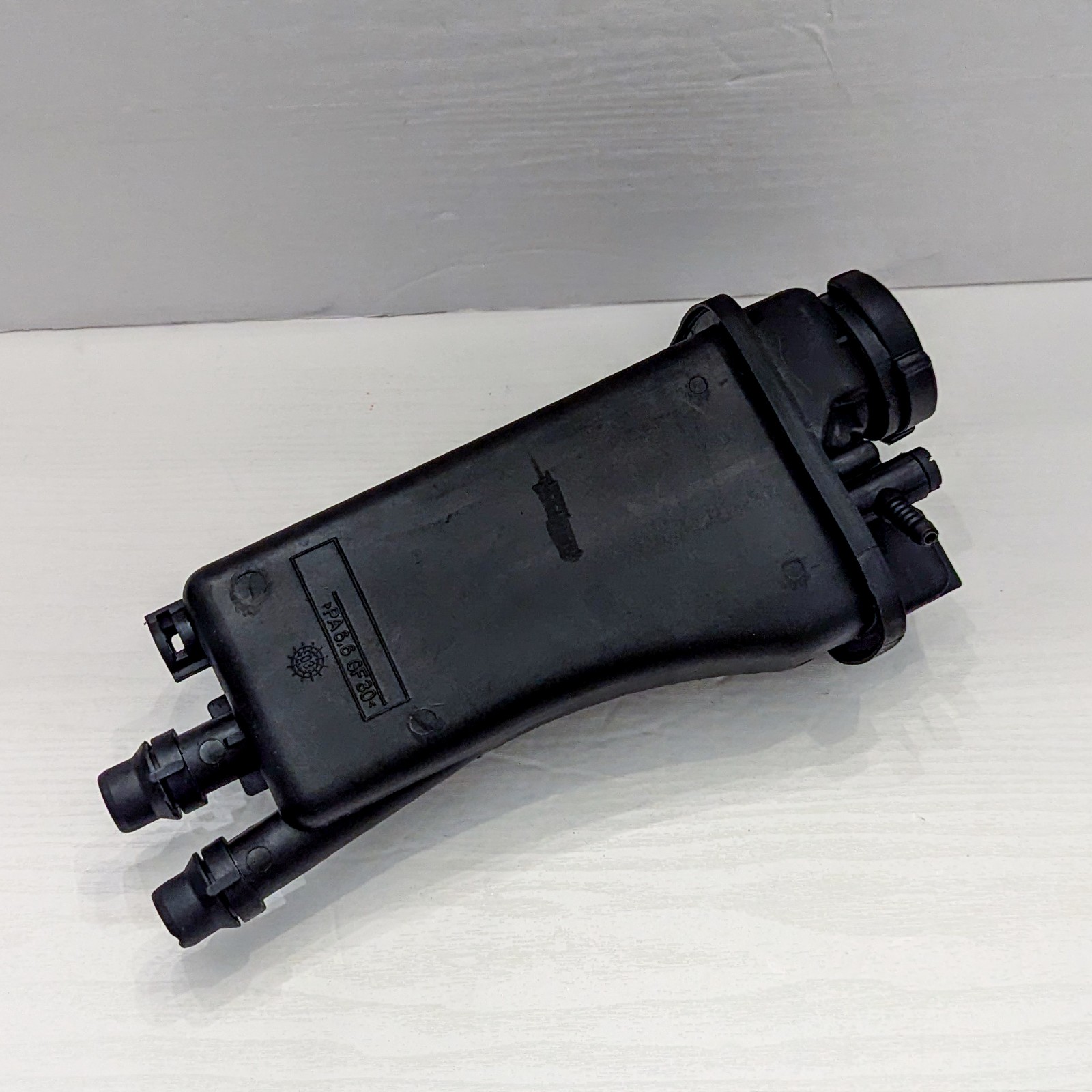 Coolant Reservoir With Cap For 2001 2002 2003 BMW 525i Fits 530i