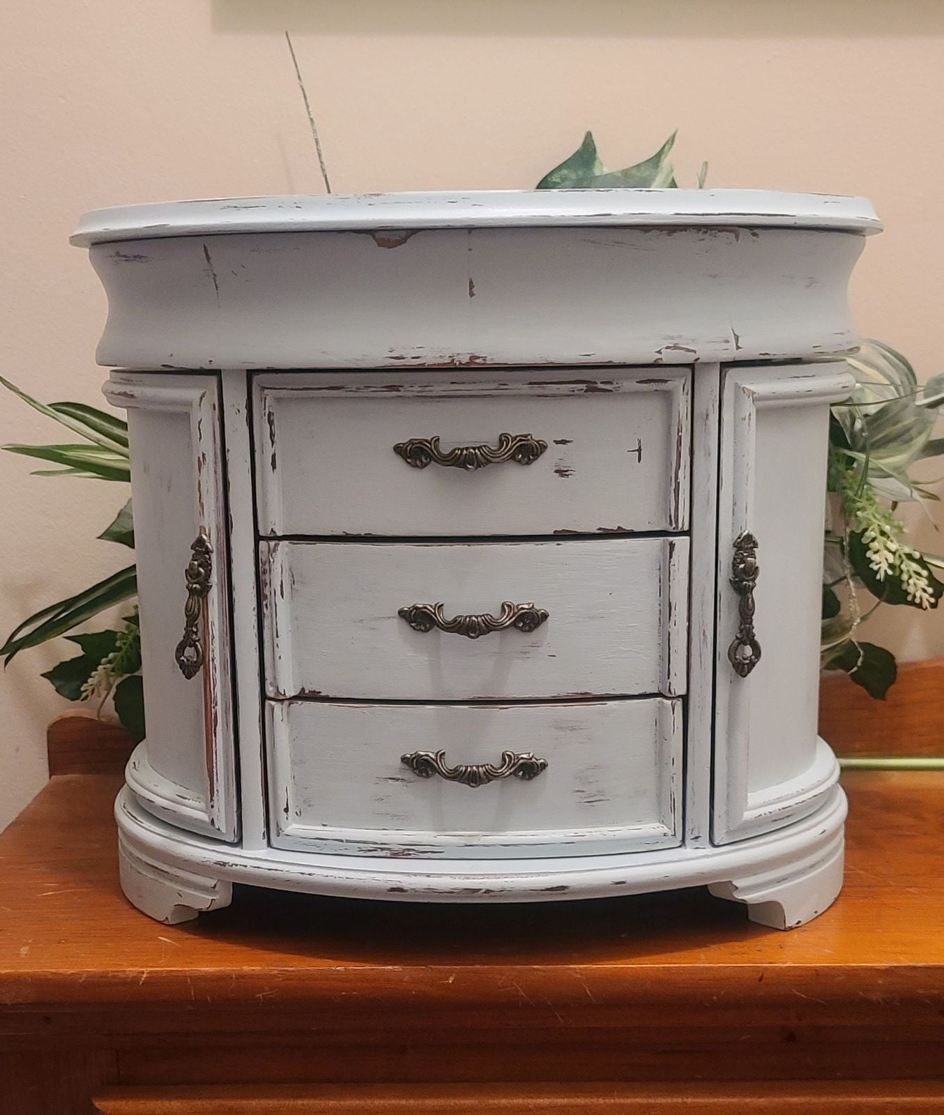 vintage jewelry box