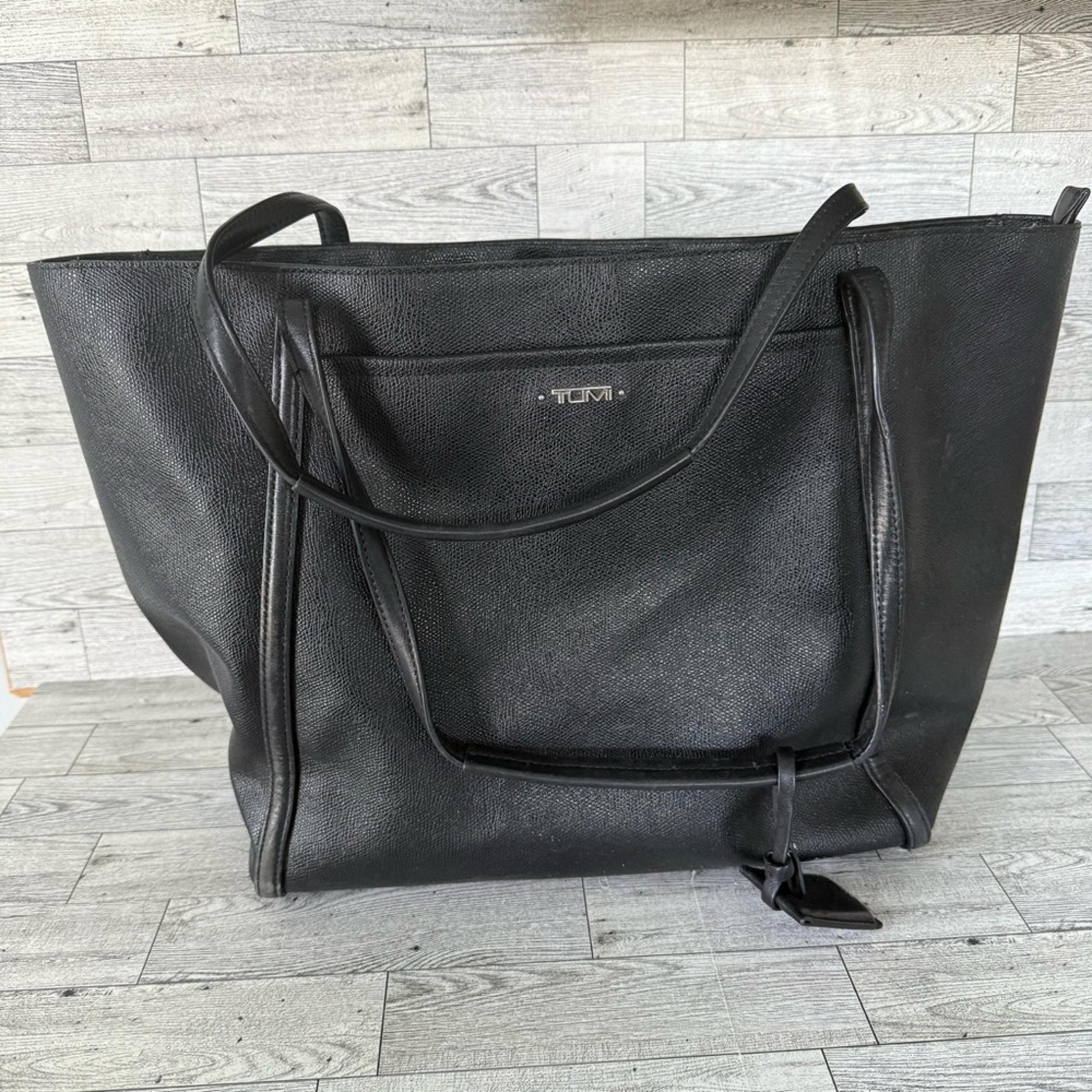 Tumi Voyageur Everyday Black Leather Tote Travel Interview Shoulder Bag Laptop