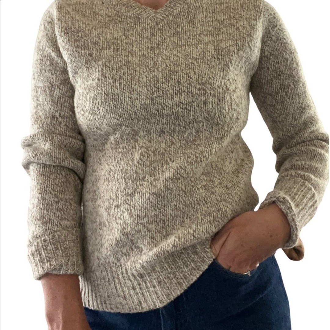 Eddie Bauer V Neck Wool cream Sweater