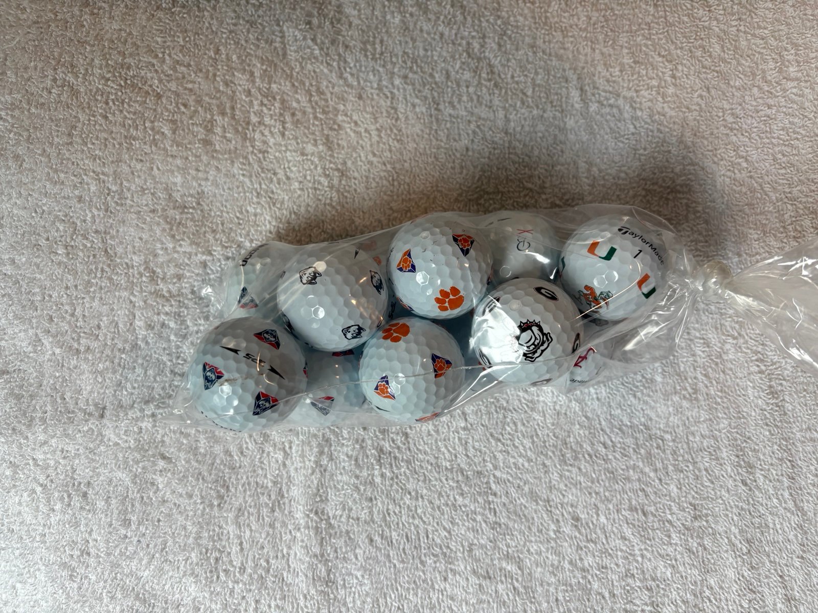 Dozen Taylormade TP5 Pix NCAA Golf Balls
