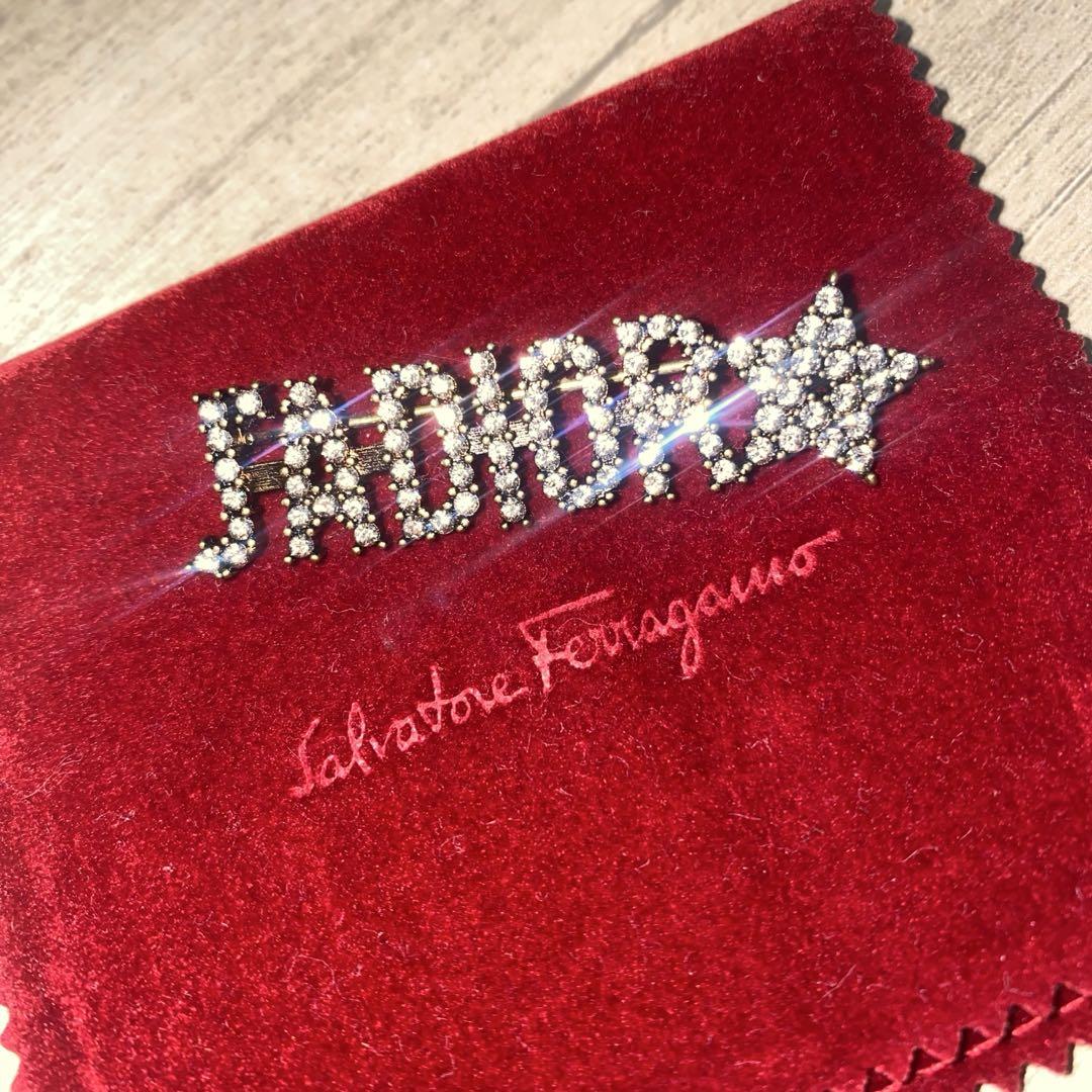 Dior brooch