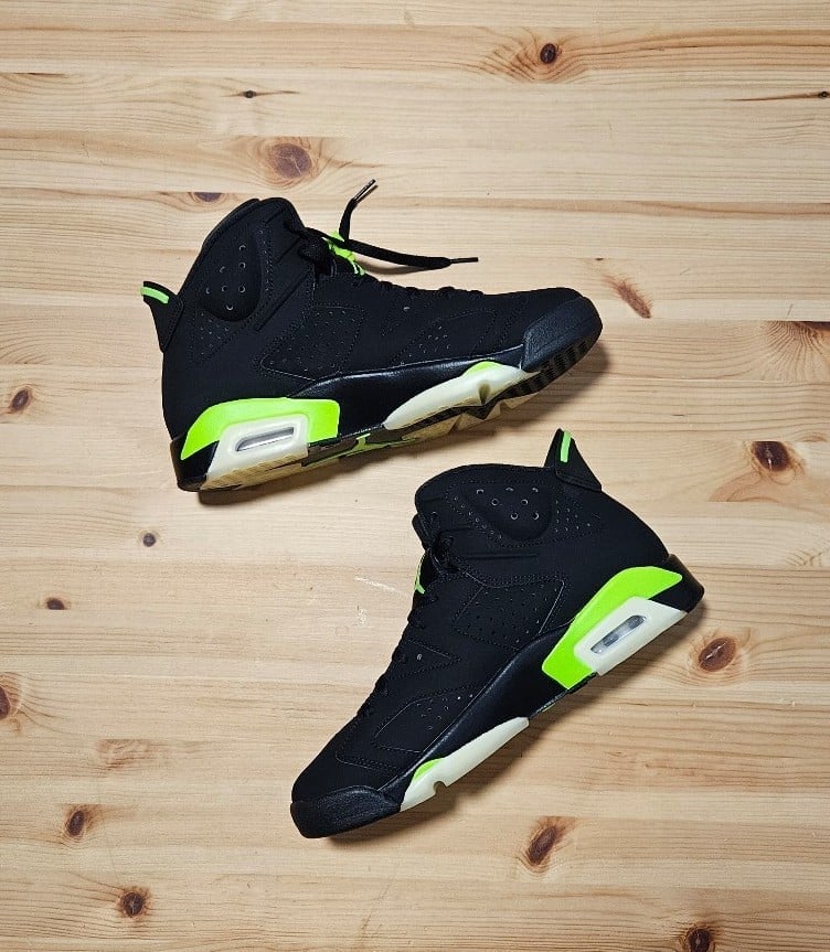 BNIB Nike Air Jordan Retro 6 Size 10.5