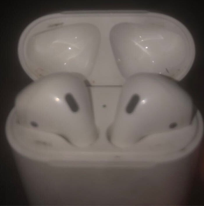 Airpods 2nd Generation w Wireless