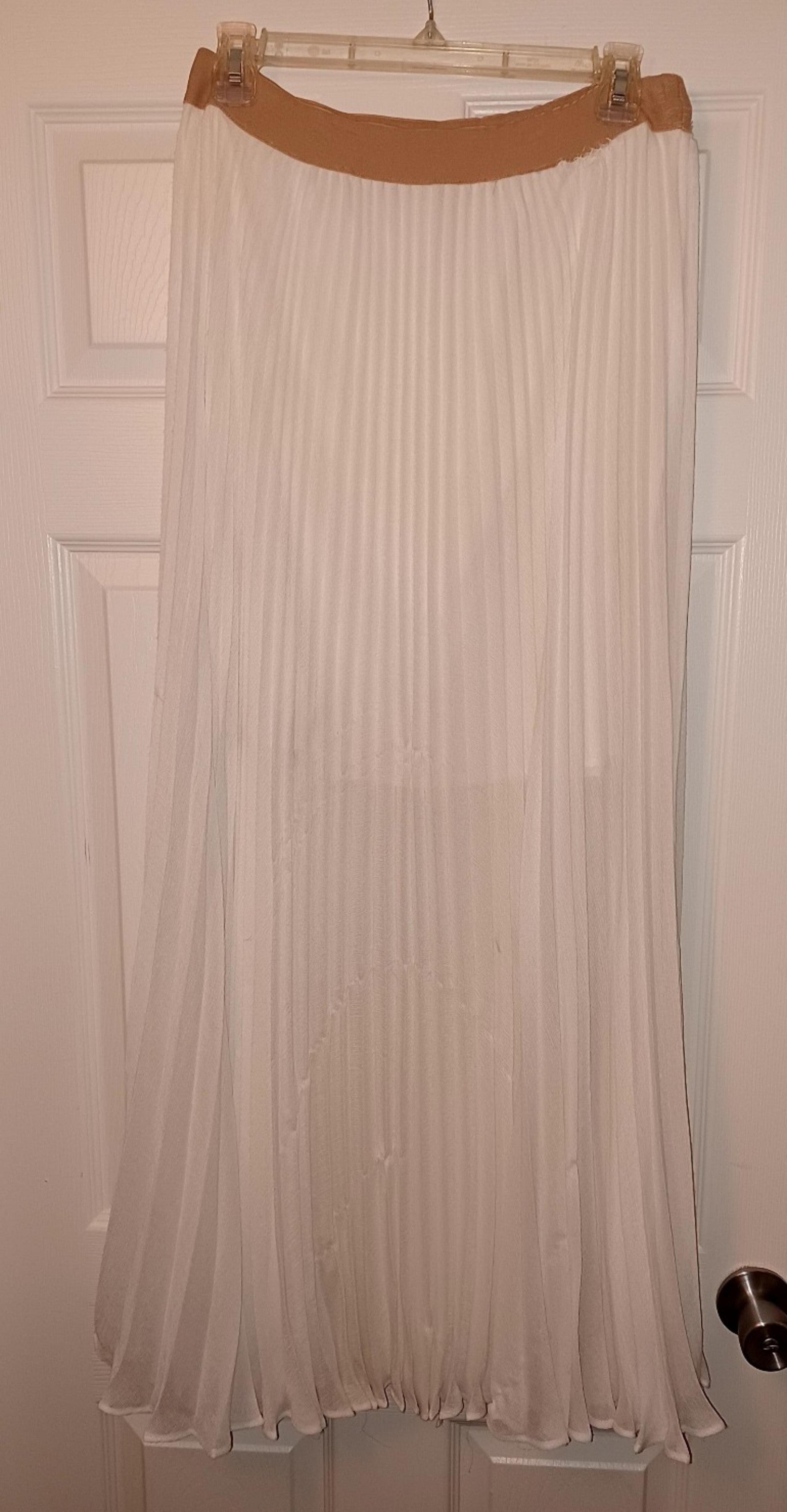 bcbgmaxazria white maxi skirts