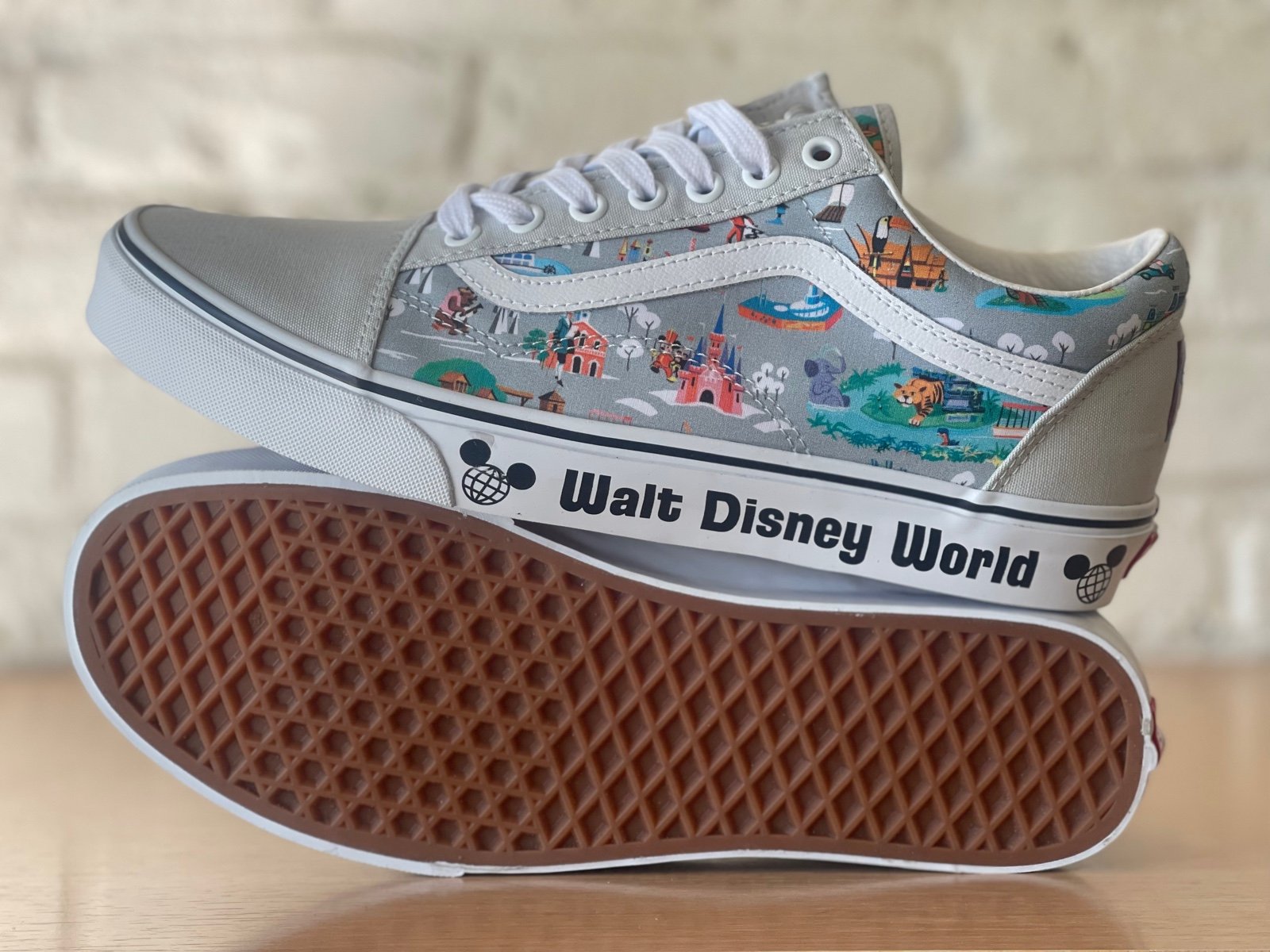 VANS x Walt Disney Parks World 50th Anniversary Old Skool Shoes Mens Size 10 New