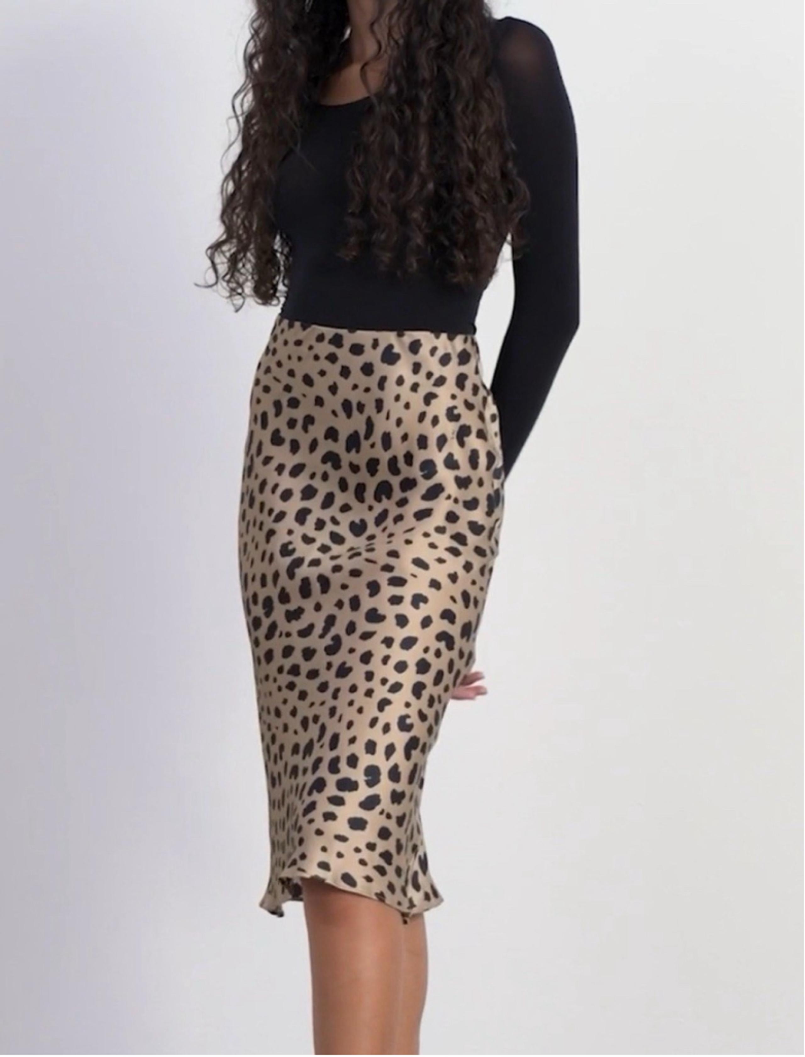 E.ssue Animal Print Spotted Women’s skirt Size Small 90s Style Silky Midi Zip - Anthropologie