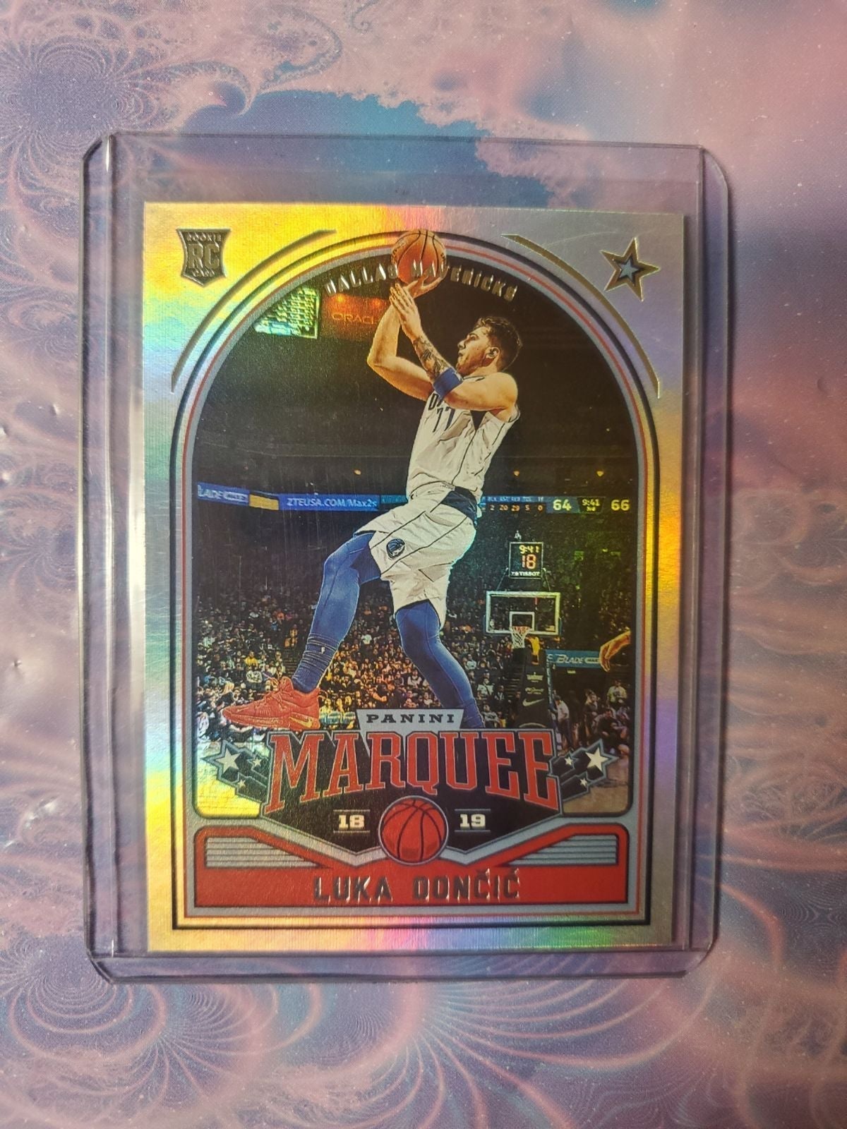 LUKA DONCIC MARQUEE ROOKIE CARD