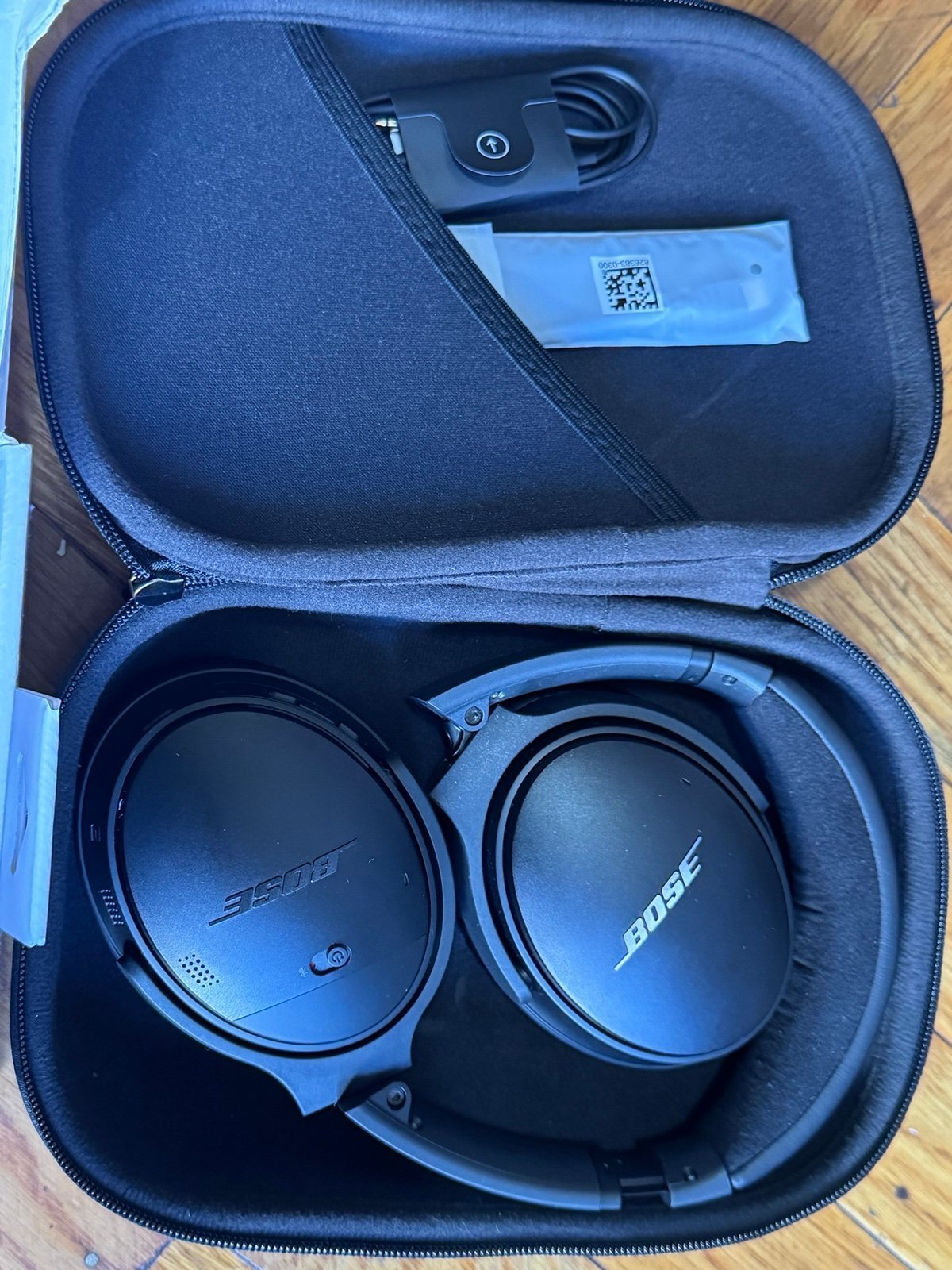 Bose QuietComfort 35 Bluetooth Headphones, Wireless Headphones, noise canceling