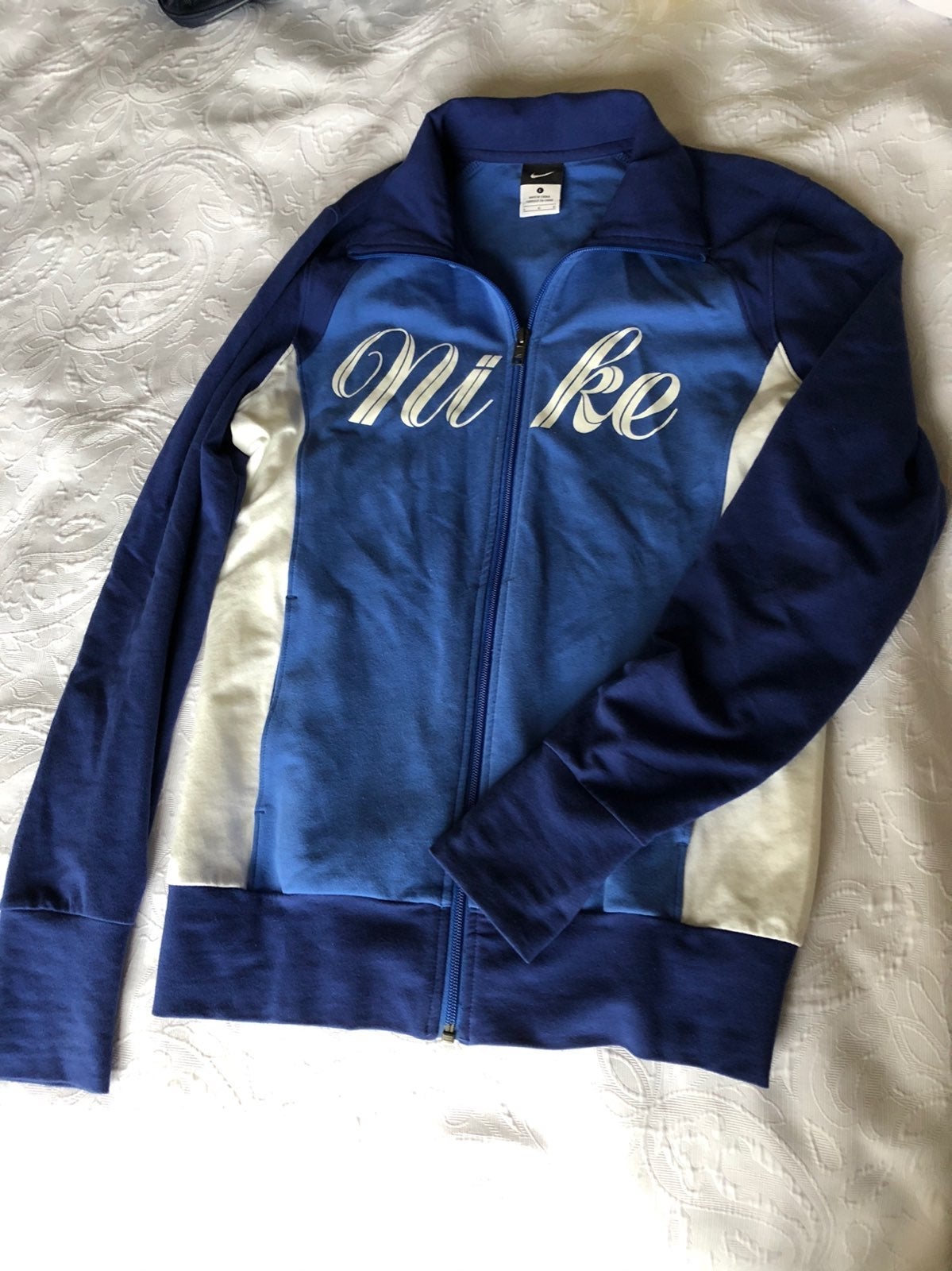 EUC Nike womens size L full zip jacket
