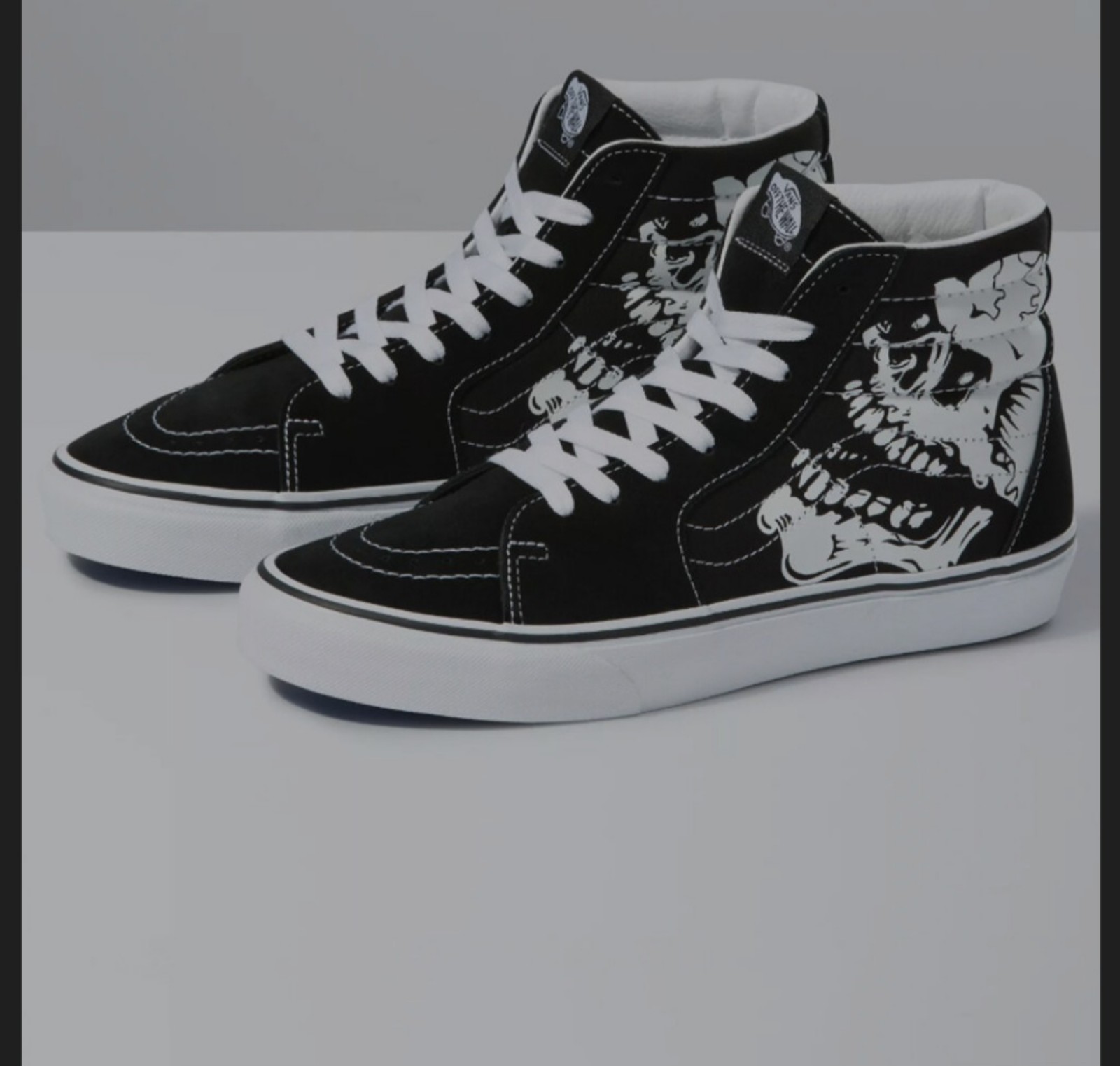 VANS TM BLACK/WHITE GLOW SKULLS SK8-HI SHOES