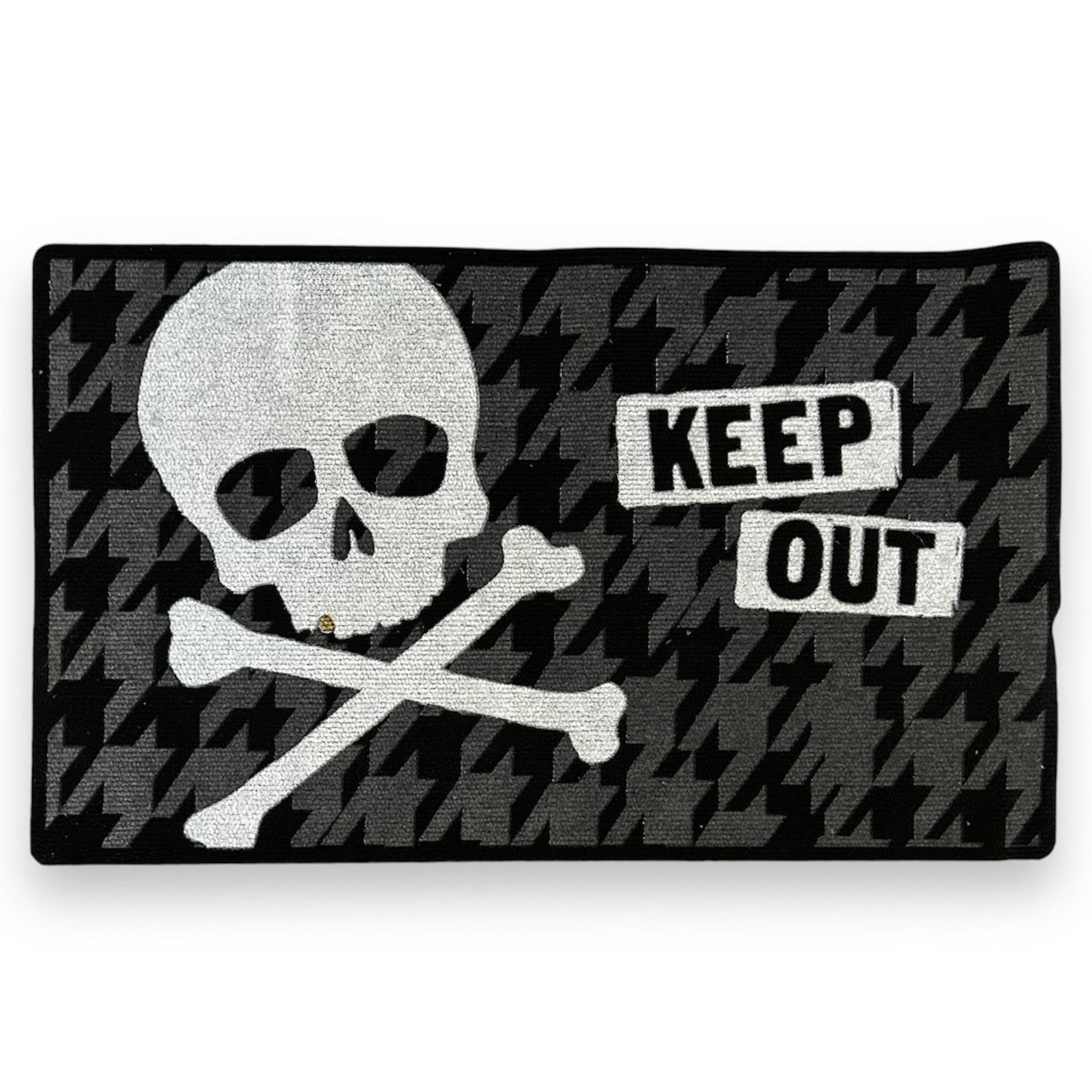 Skull and crossbones pirate doormat