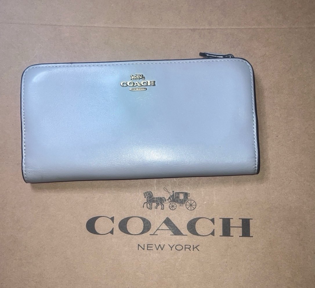 EUC COACH Women’s Slim Essential Wallet Grey Refined Calf Leather Gold Hardware