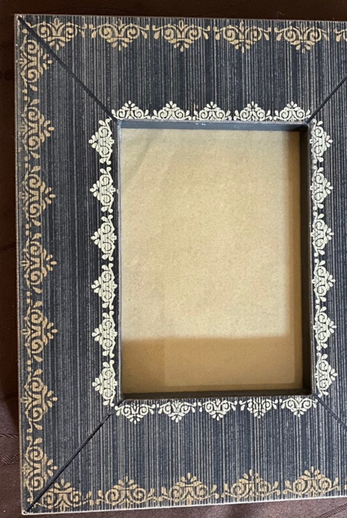 Wooden picture frame