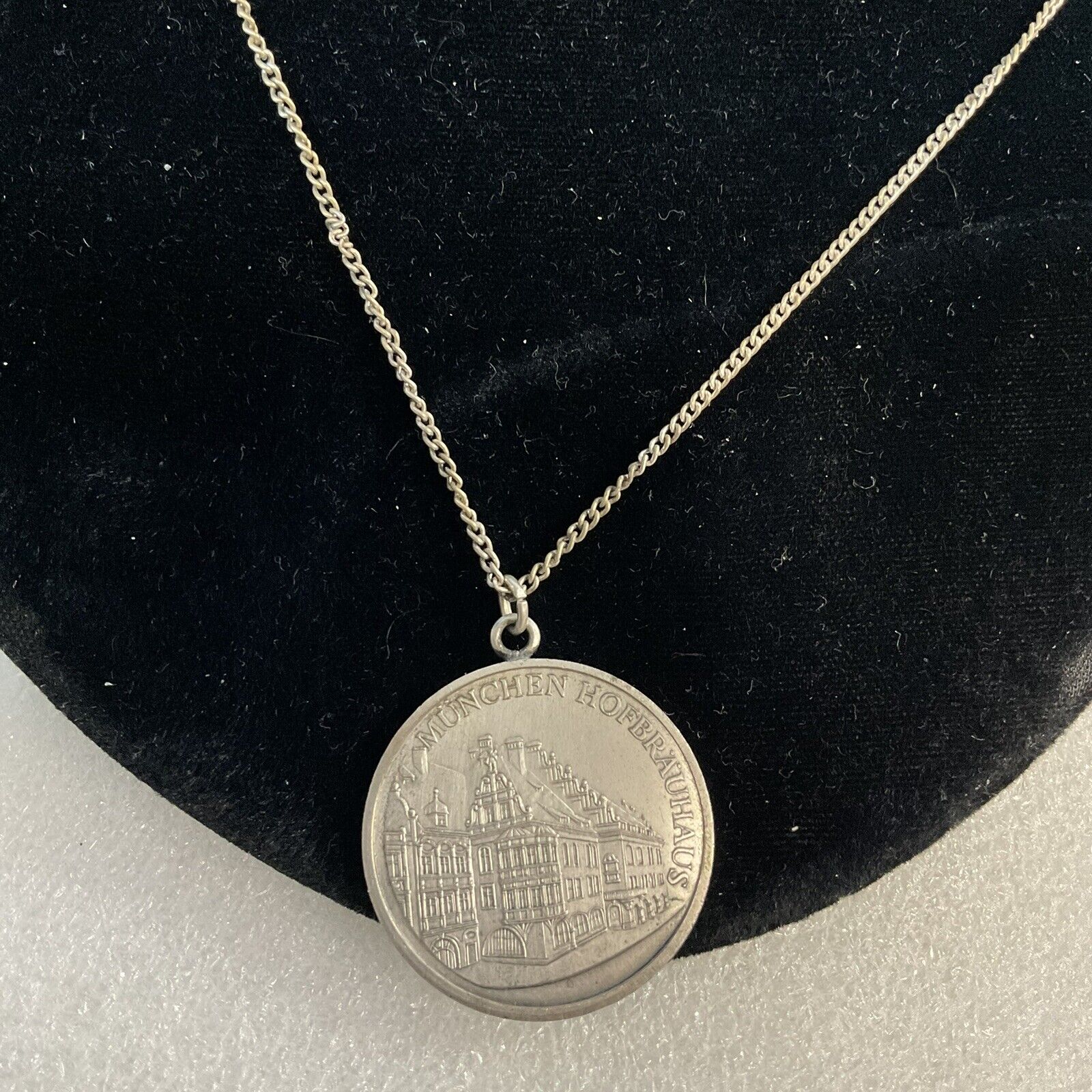 Vintage Uncommon Munchen Hofbrauhaus 1.25” Coin Pendant Silver Toned Necklace