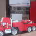 Shake ’n Go Pixar's Cars – Mack Hauler with Radiator Springs Lightning McQueen