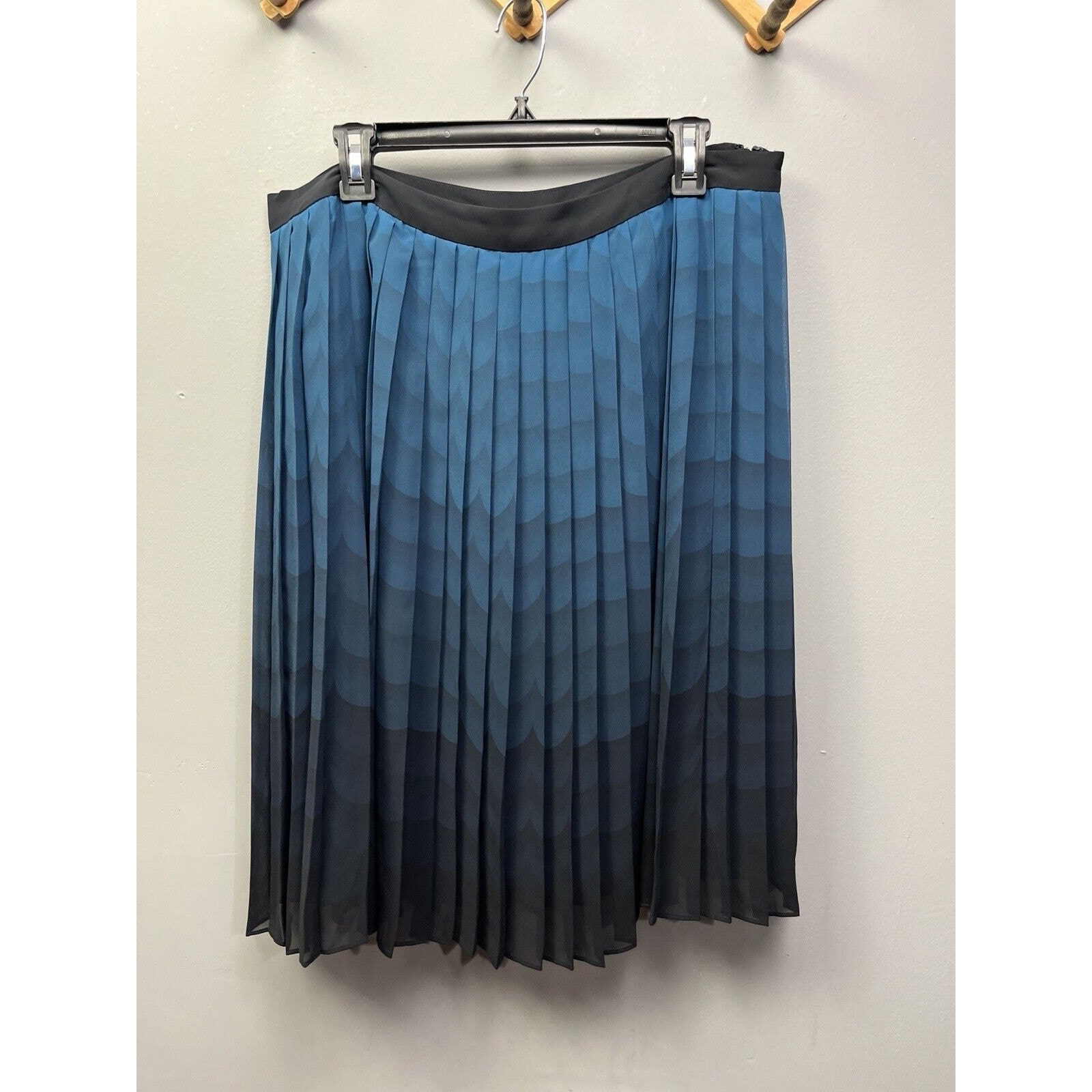 Anne Klein Women's Ombre Pleated Skirt Blue 14 Midi length