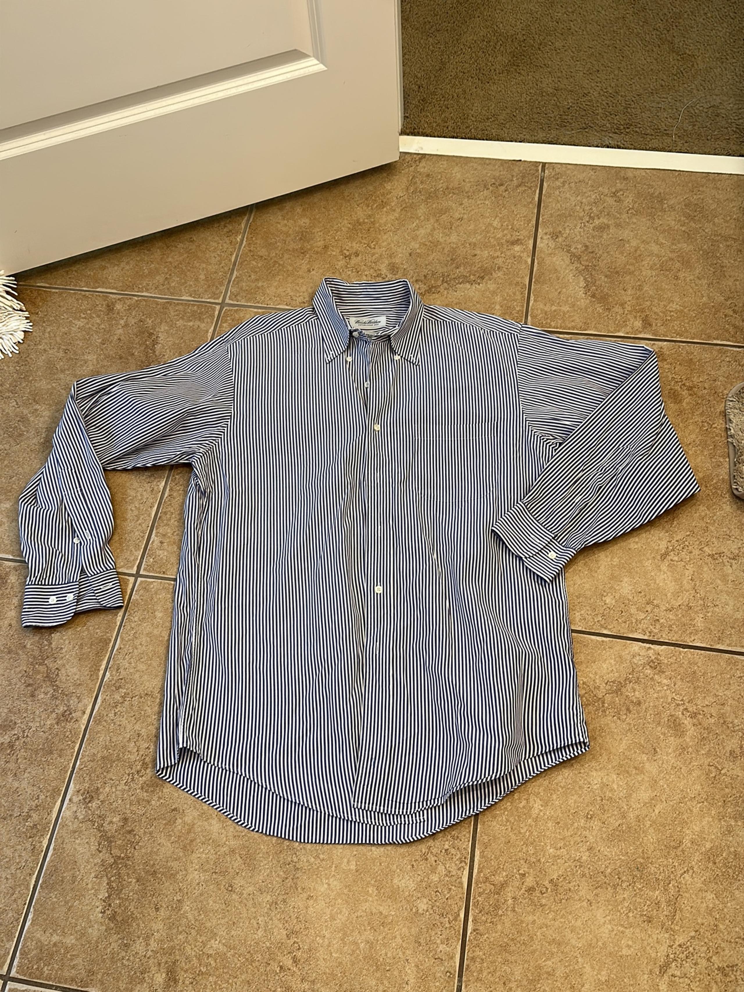 Brooks Brothers Mens pinstriped shirt 15x32/33