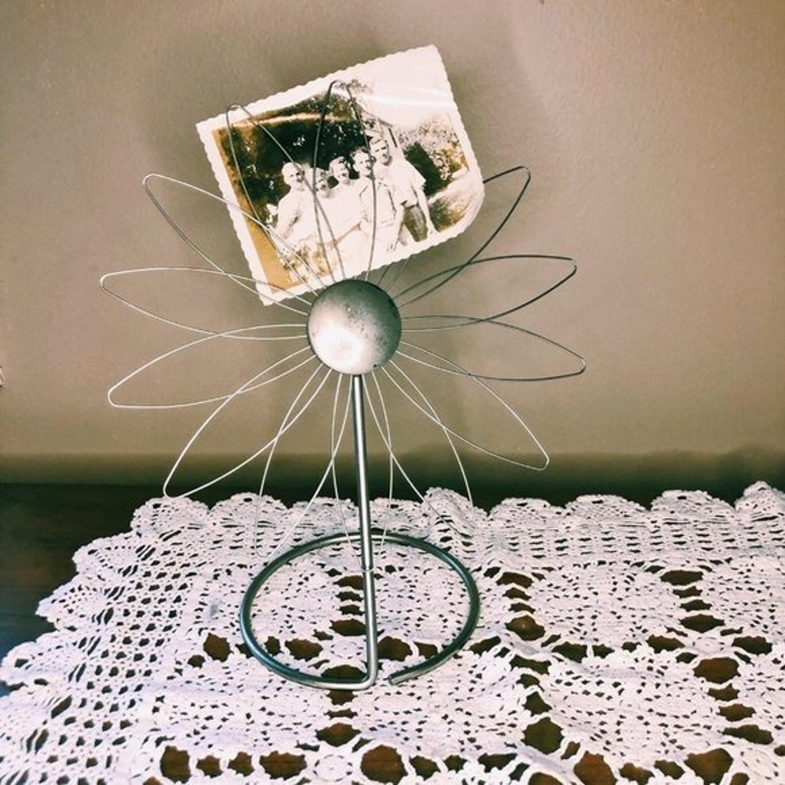 Vintage Wire Flower Picture Holder