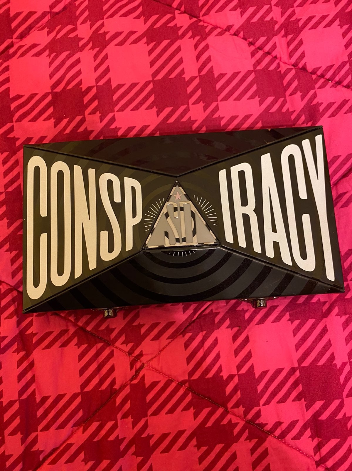 Jeffree Star Conspiracy Palette