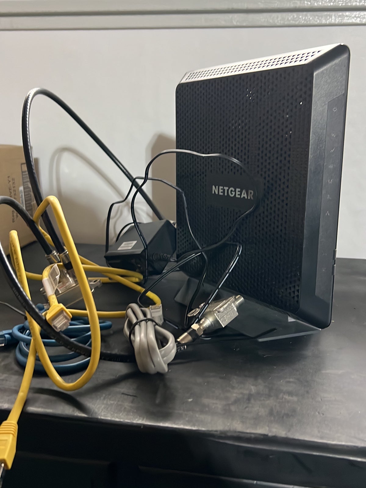 Netgear nighthawk c7000v2 wifi cable modem router
