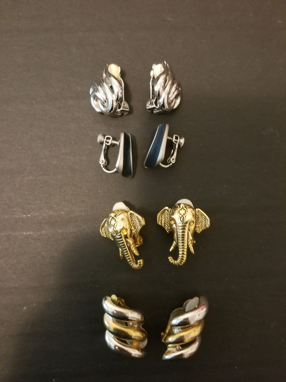 Set of 4 vintage clip on earrings