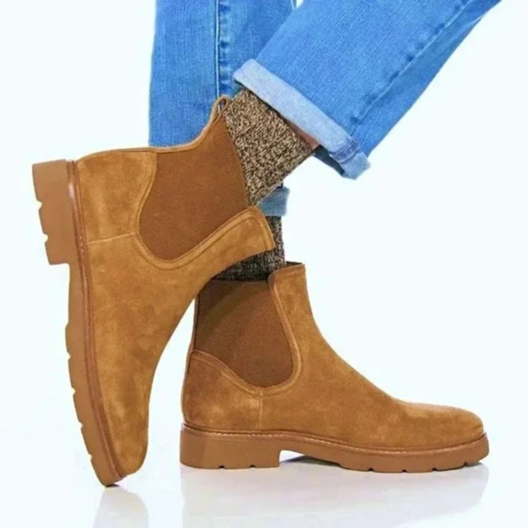 Vince Women's Rue Tan Suede Chelsea Lug Boots Size 10 New (MSRP 395)