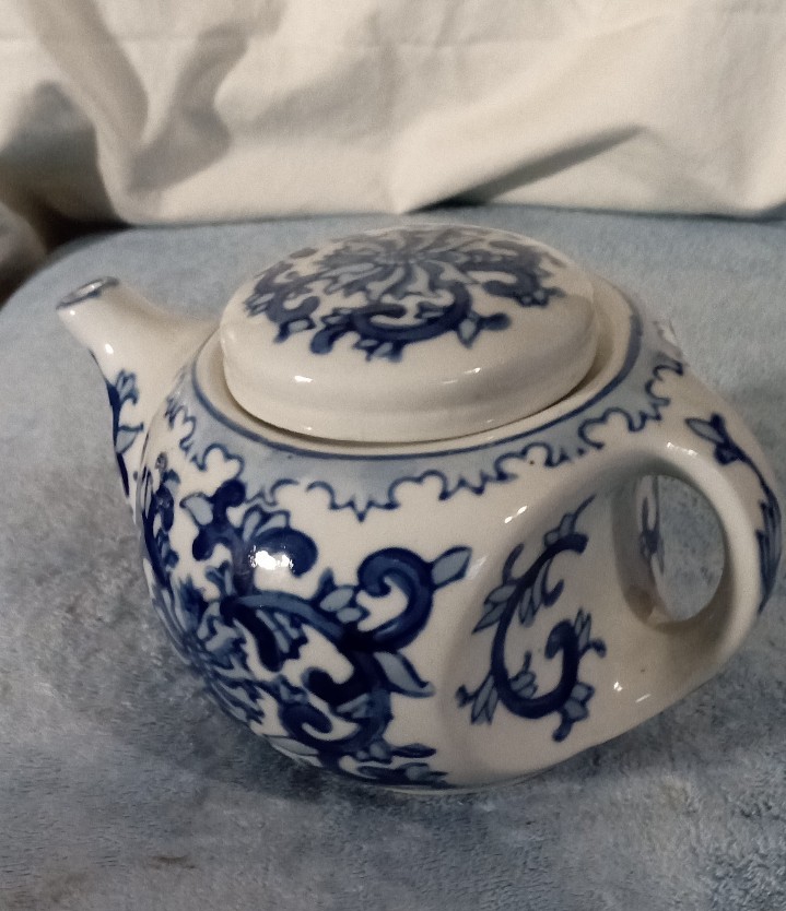 blue and white tea pot