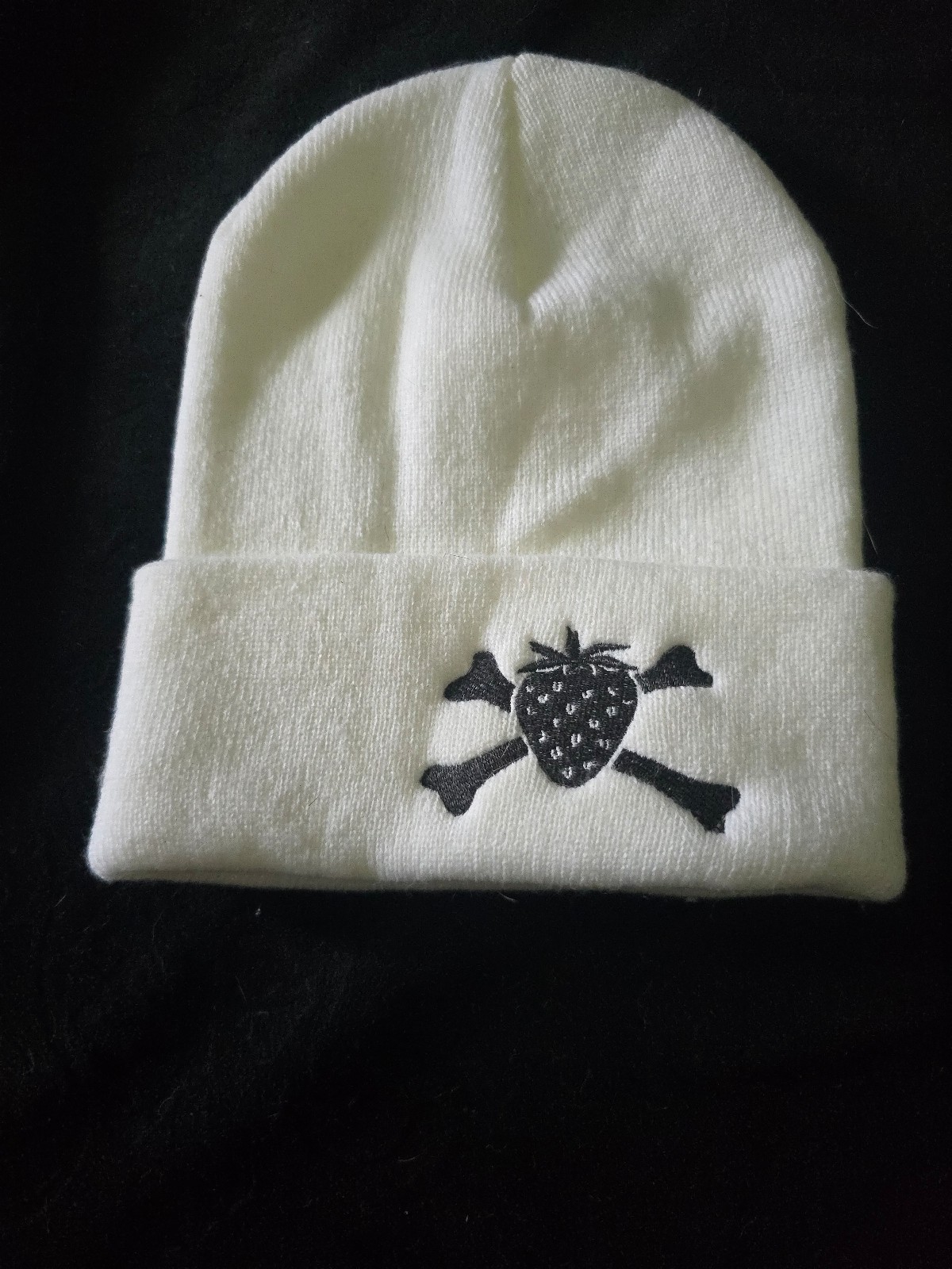 Berried Alive White with Black Logo. Beanie Never worn.