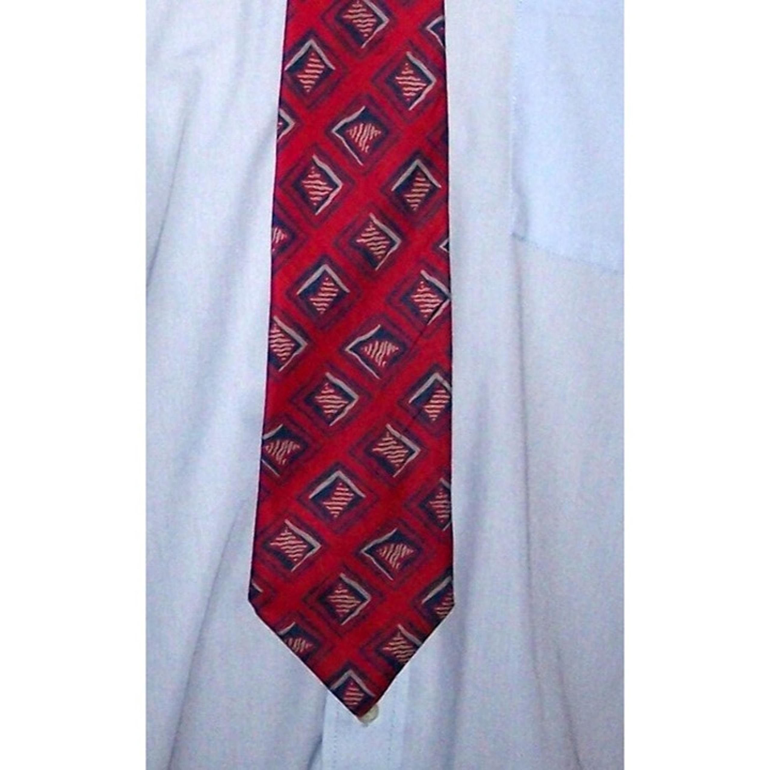 Tie Men's 100% Italian Silk Neck Tie Avanti California Red Geometric shapes Blue