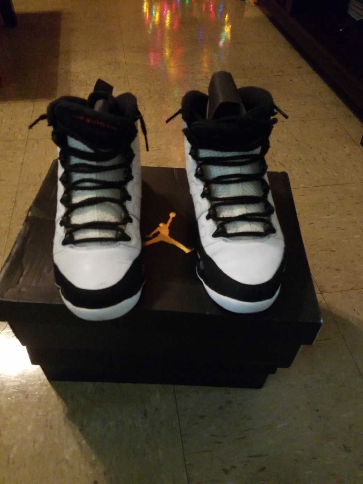 Jordan retro 9 (space jams)