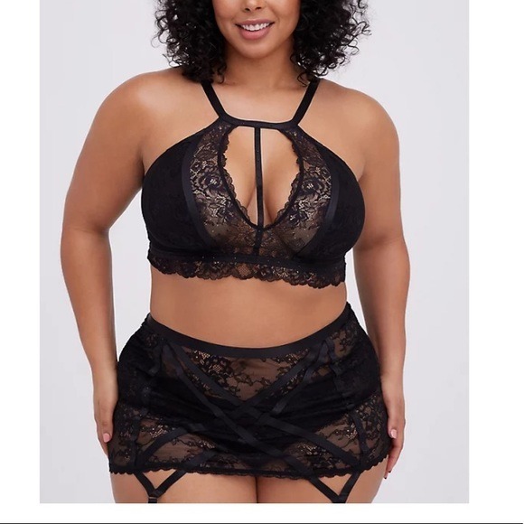 NWT TORRID STRAPPY BRALETTE AND GARTER - LACE RHINESTONES BLACK- SET SIZE 3X
