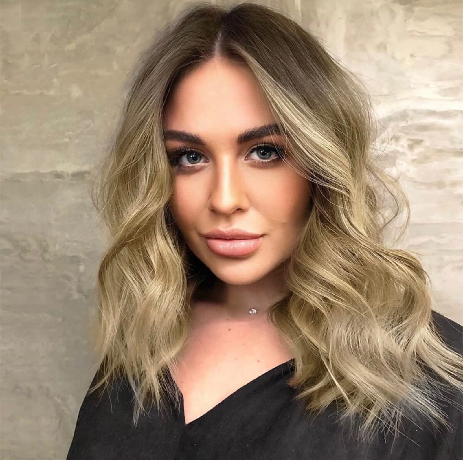 Human hair blend lace front ombré blonde bob wave wig..