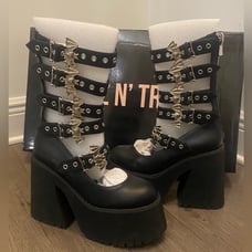 Dolls Kill / Trickz N’ Treatz | Batty Nights Platform Mary Janes