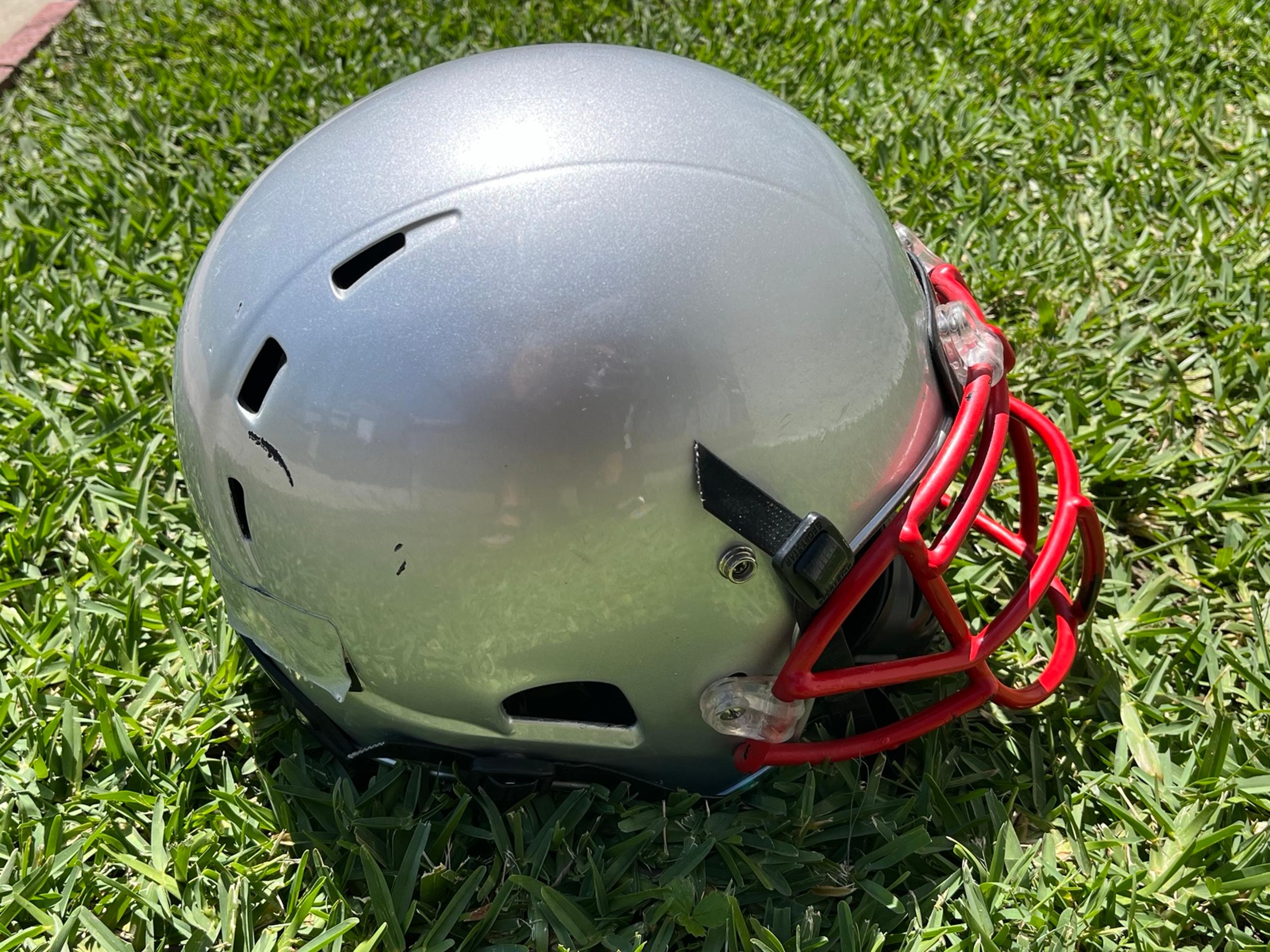Xenith Silver Football Helmet Youth Medium 2015