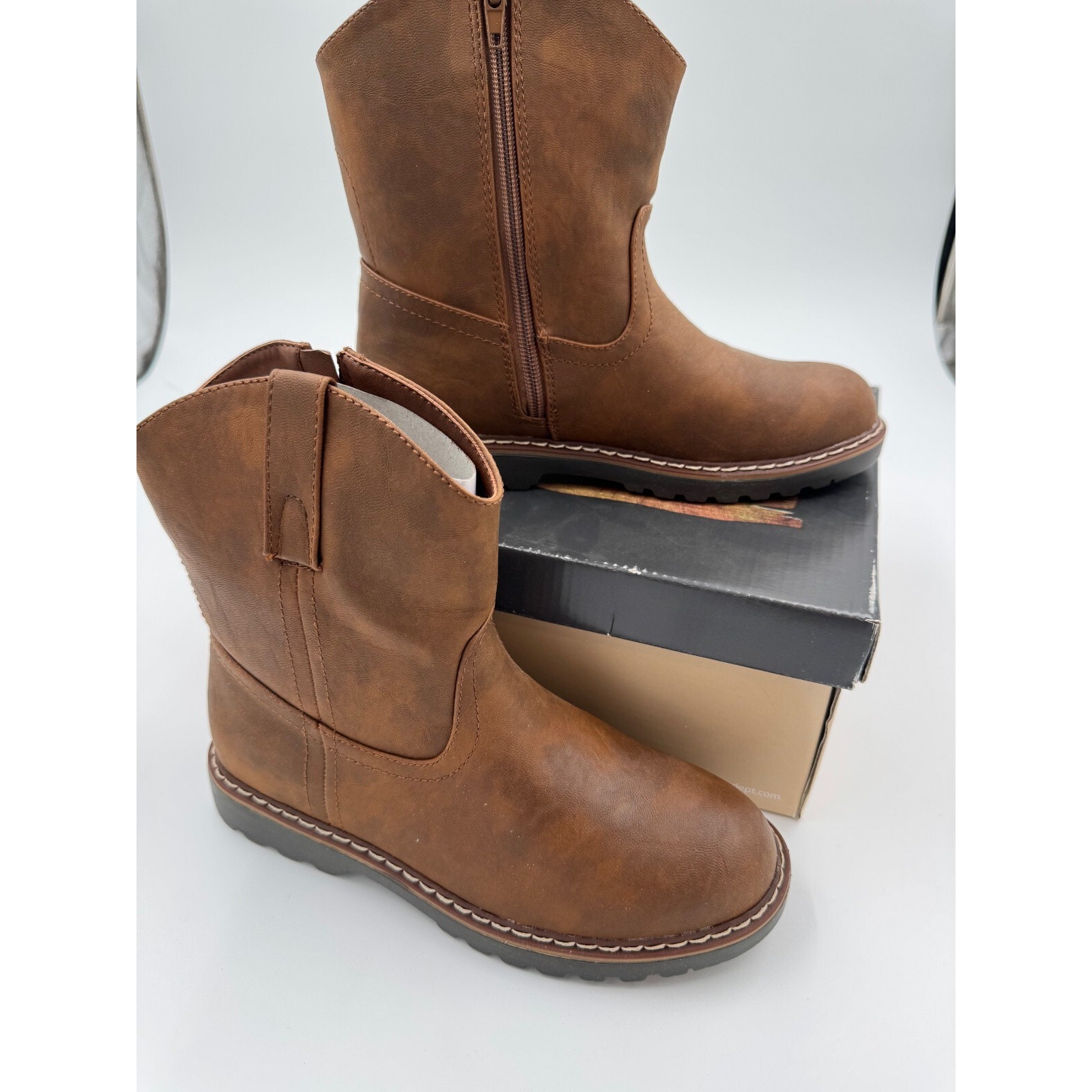 Mountain Creek Weller Kids Boots Tan Color Size 2.5 With Long Zipper On Boot
